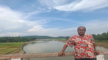 লুৎফর রহমান একজন রাজনীতিবিদ ও লেখক